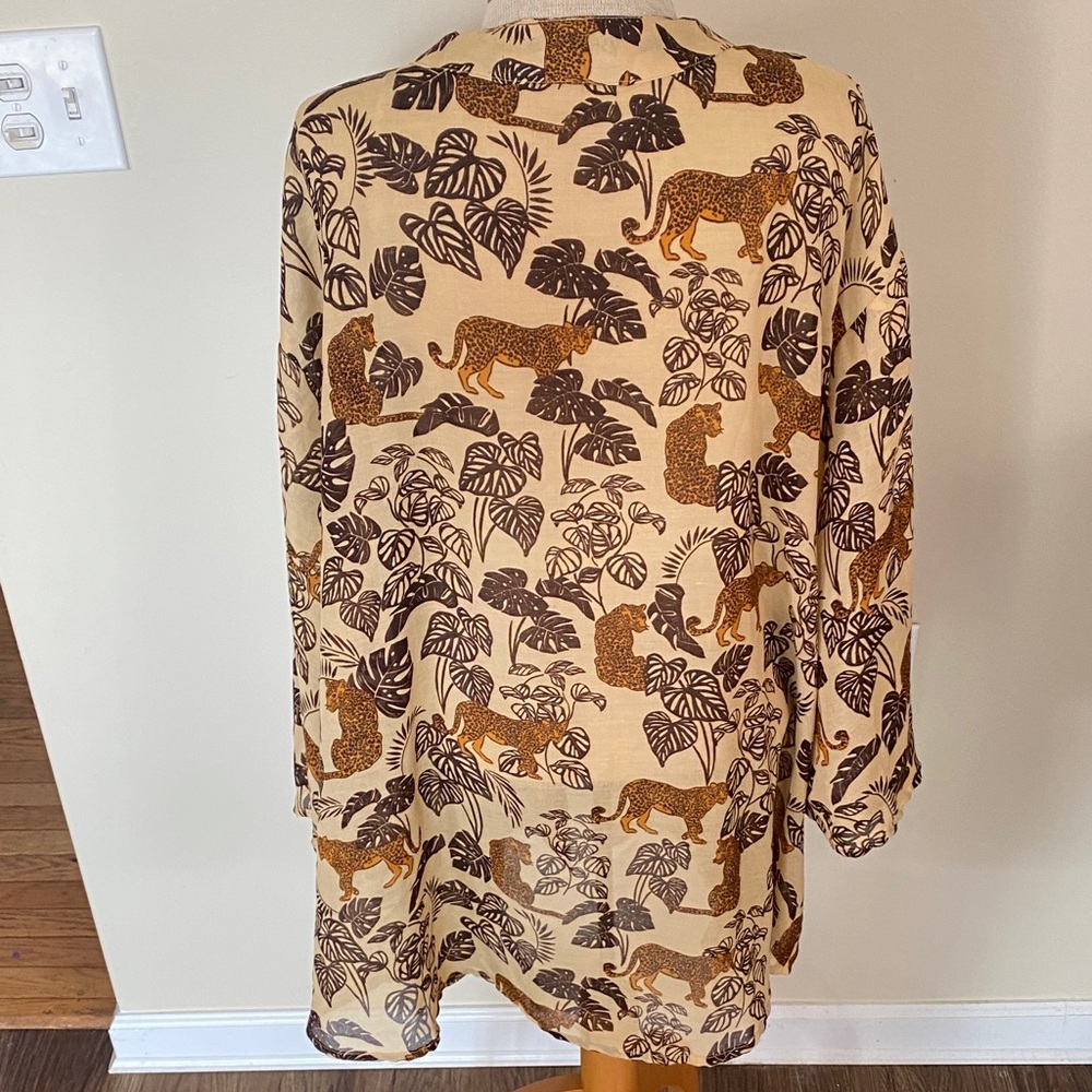 Violet Sky sheer cotton blend leopard kimono
swim cover up. Size 1X - Picture 4 of 9